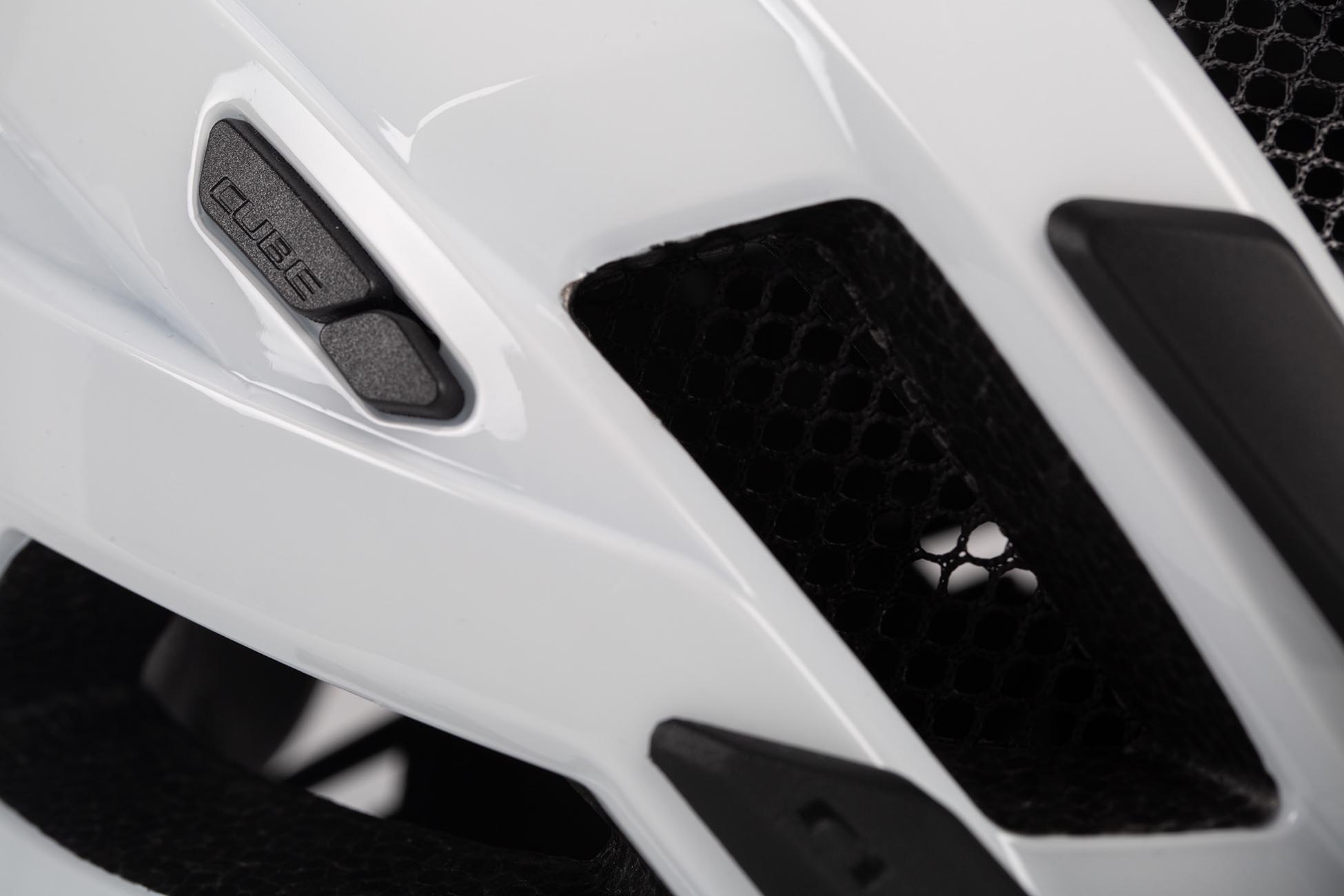 CUBE Helm CINITY