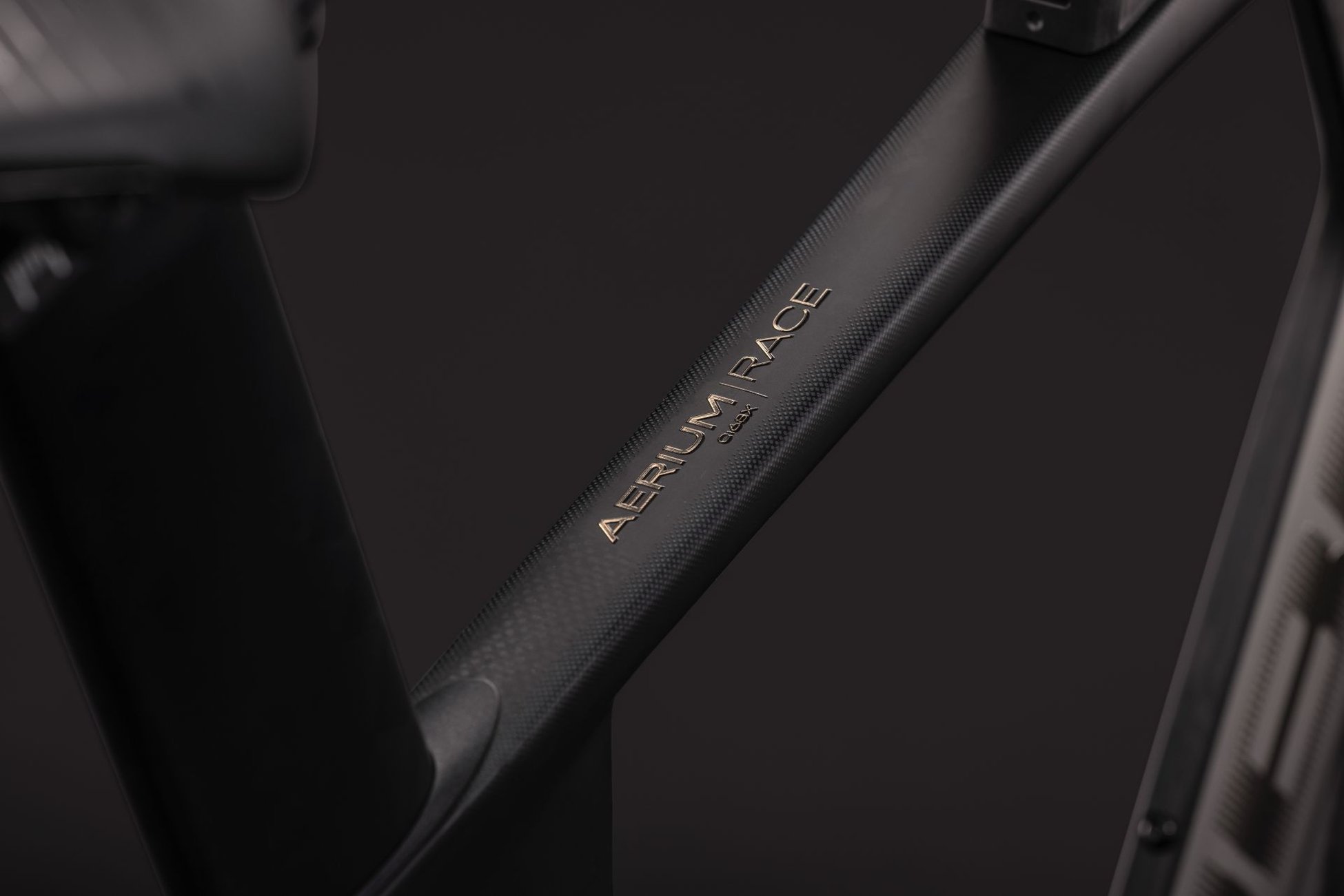Aerium C:68X Race carbon´n´chrome