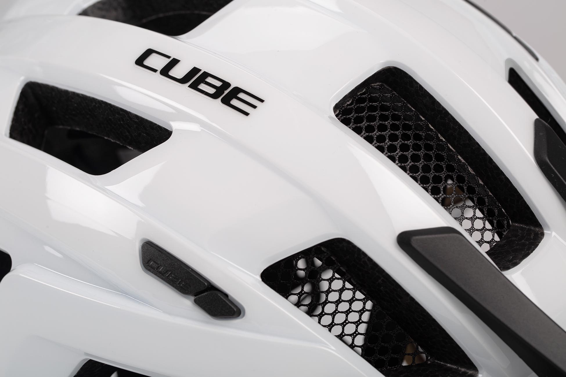 CUBE Helm CINITY