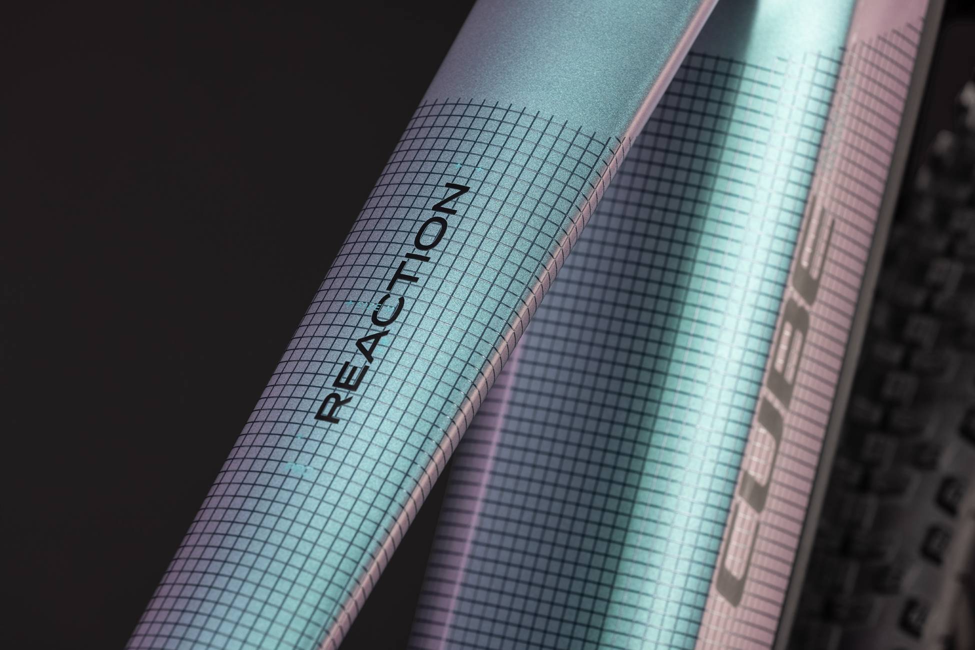 Cube Reaction Hybrid Pro 800 polarlight´n´black