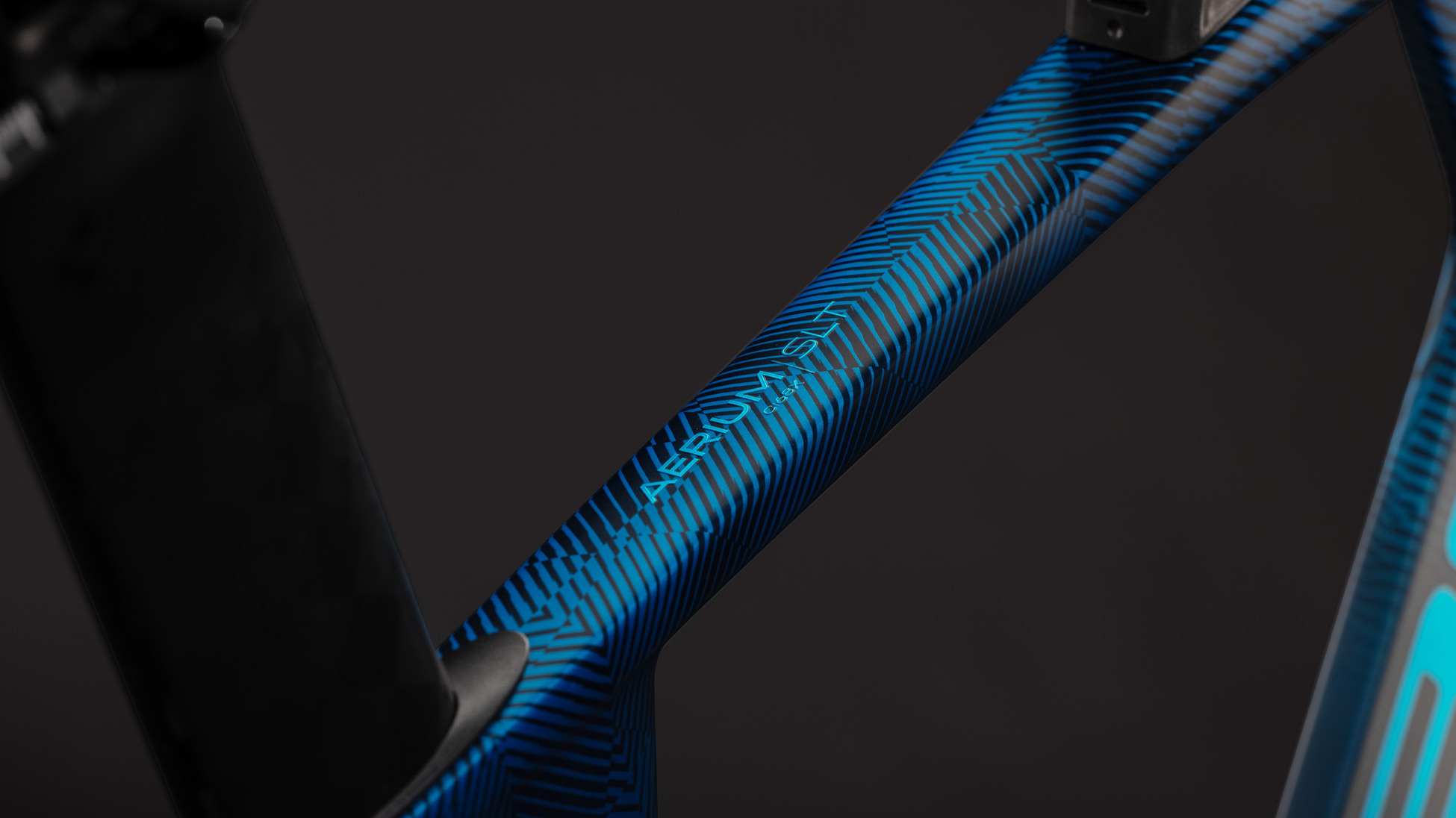 Aerium C:68X SLT liquidbluegrid´n´chrome