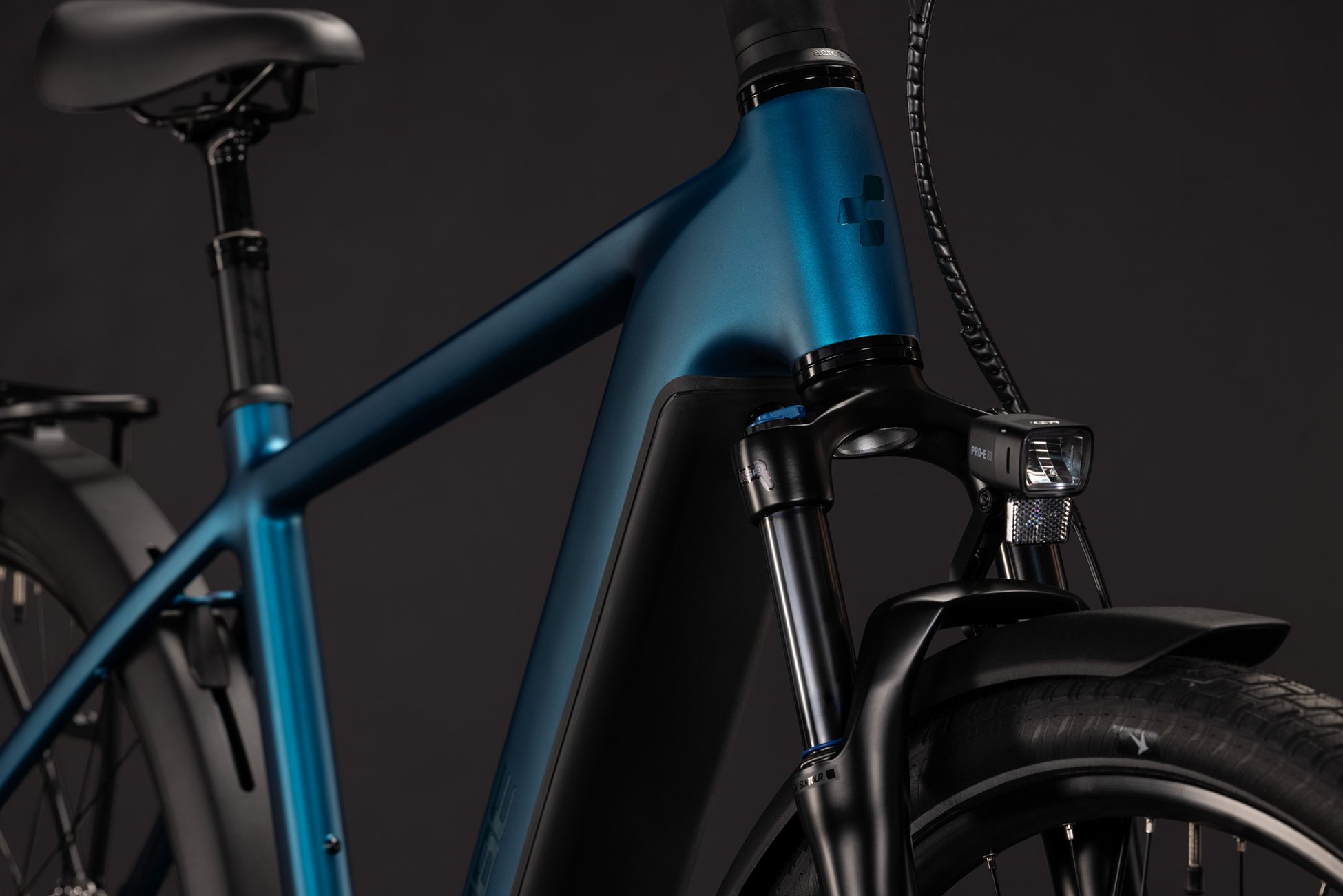 Cube Touring Hybrid Pro 800 electricblue´n´prizm