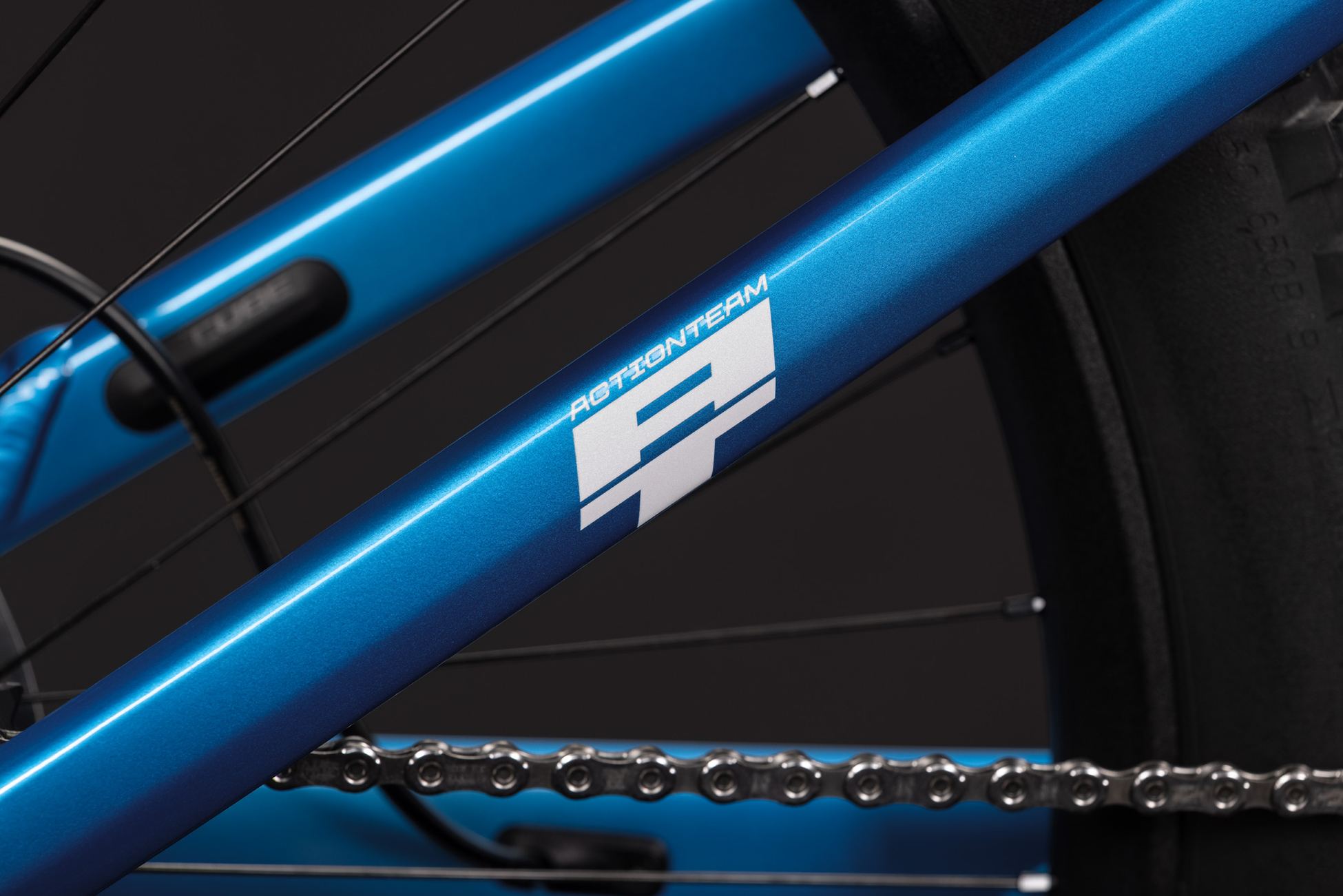 Cube Stereo Hybrid ONE44 HPC AT 800 actionteam
