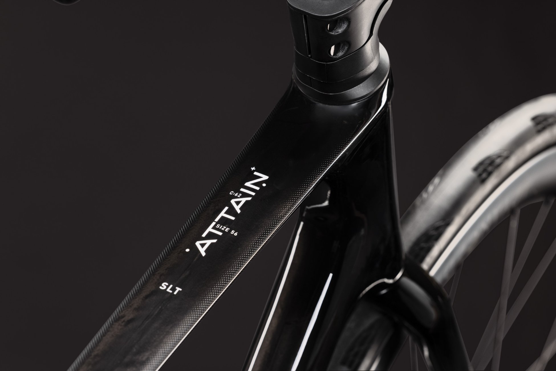 Attain C:62 SLT carbon´n´white