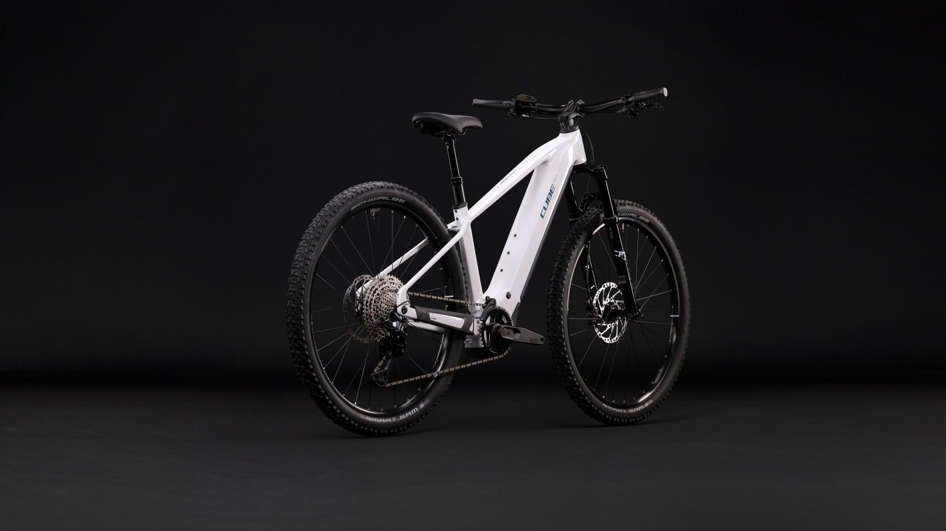 Cube Reaction Hybrid Race 800 snow´n´black