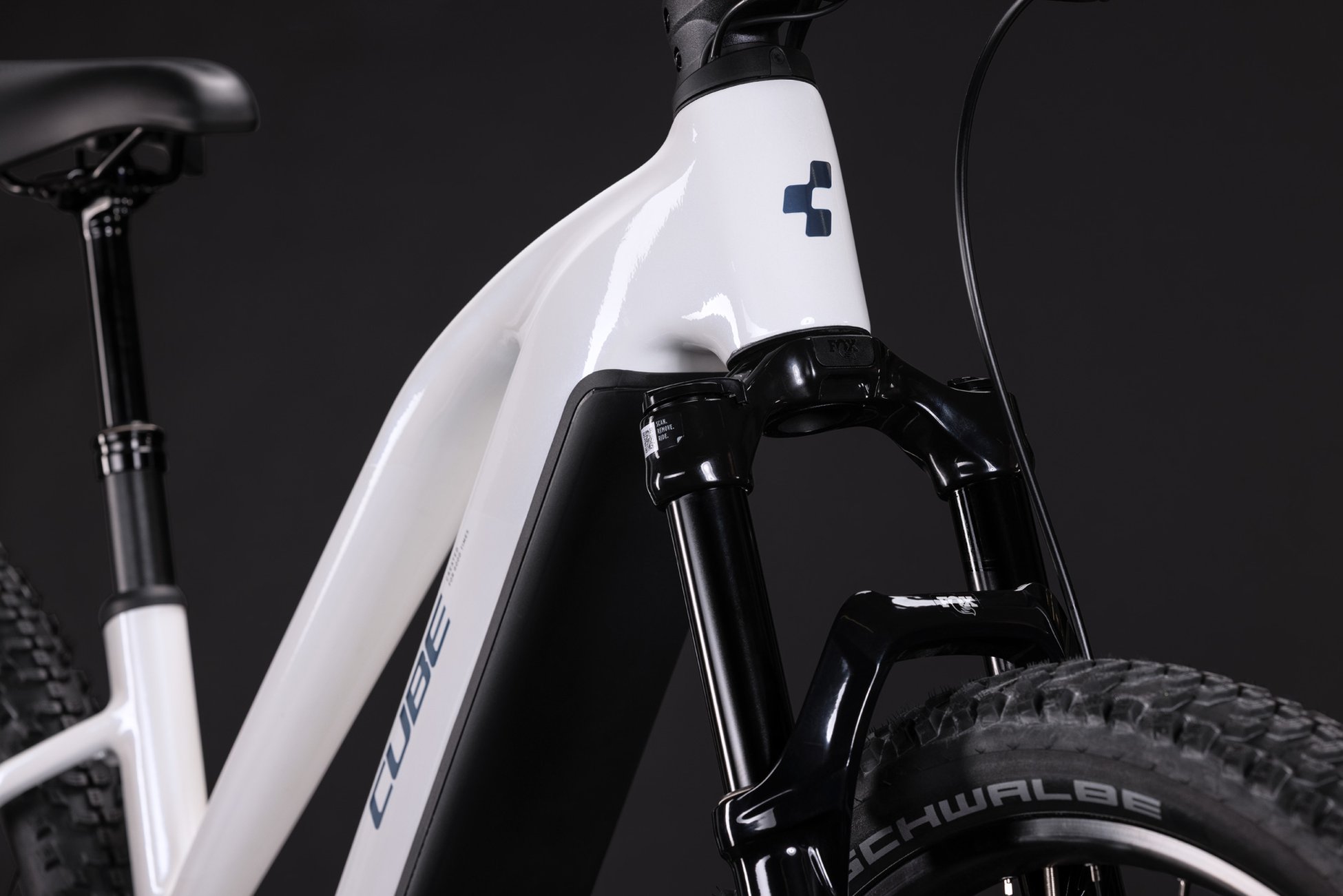 Cube Reaction Hybrid Race 800 snow´n´black Trapeze