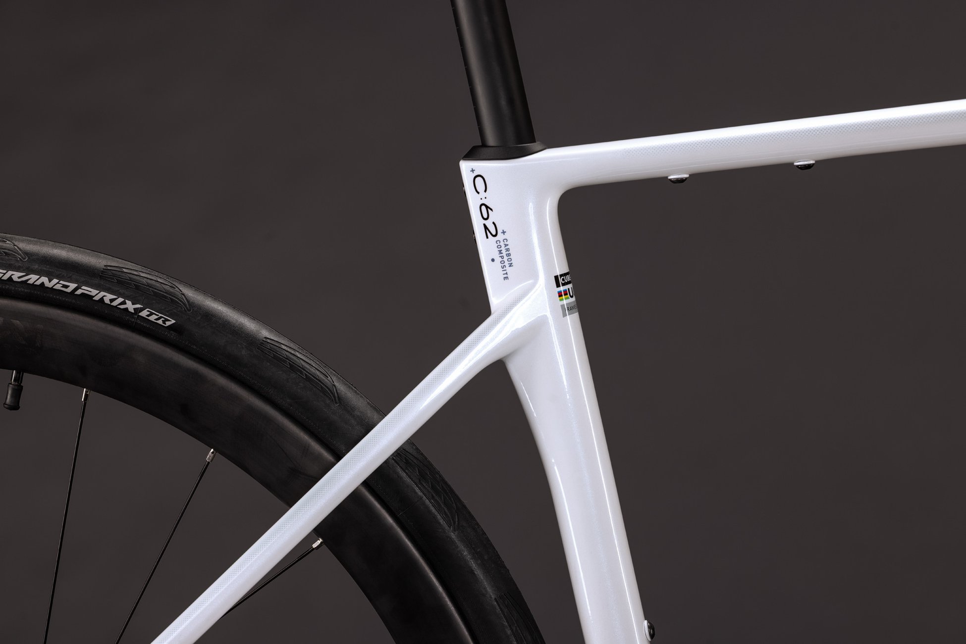 Attain C:62 SLX metallicwhite´n´black