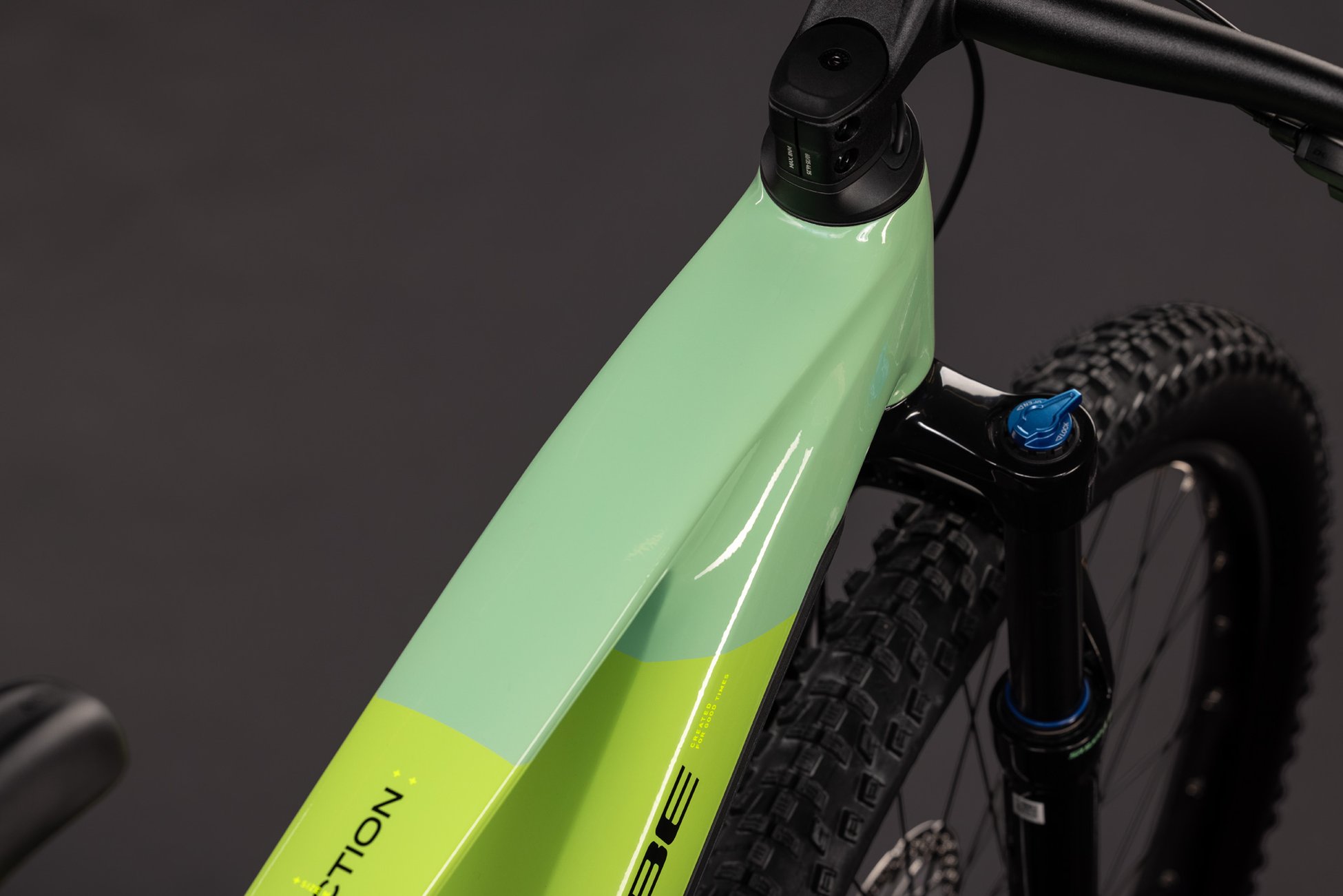 Cube Reaction Hybrid ONE 720  cactus´n´black